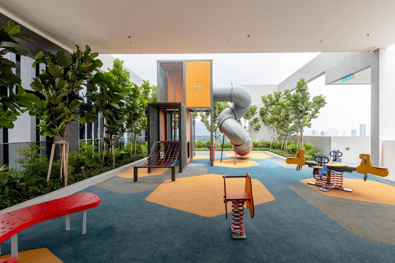 Beacon Executive Suite Penang Джордж Таун Екстериор снимка