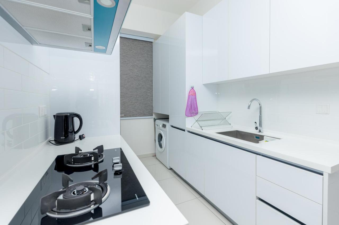 Beacon Executive Suite Penang Джордж Таун Екстериор снимка