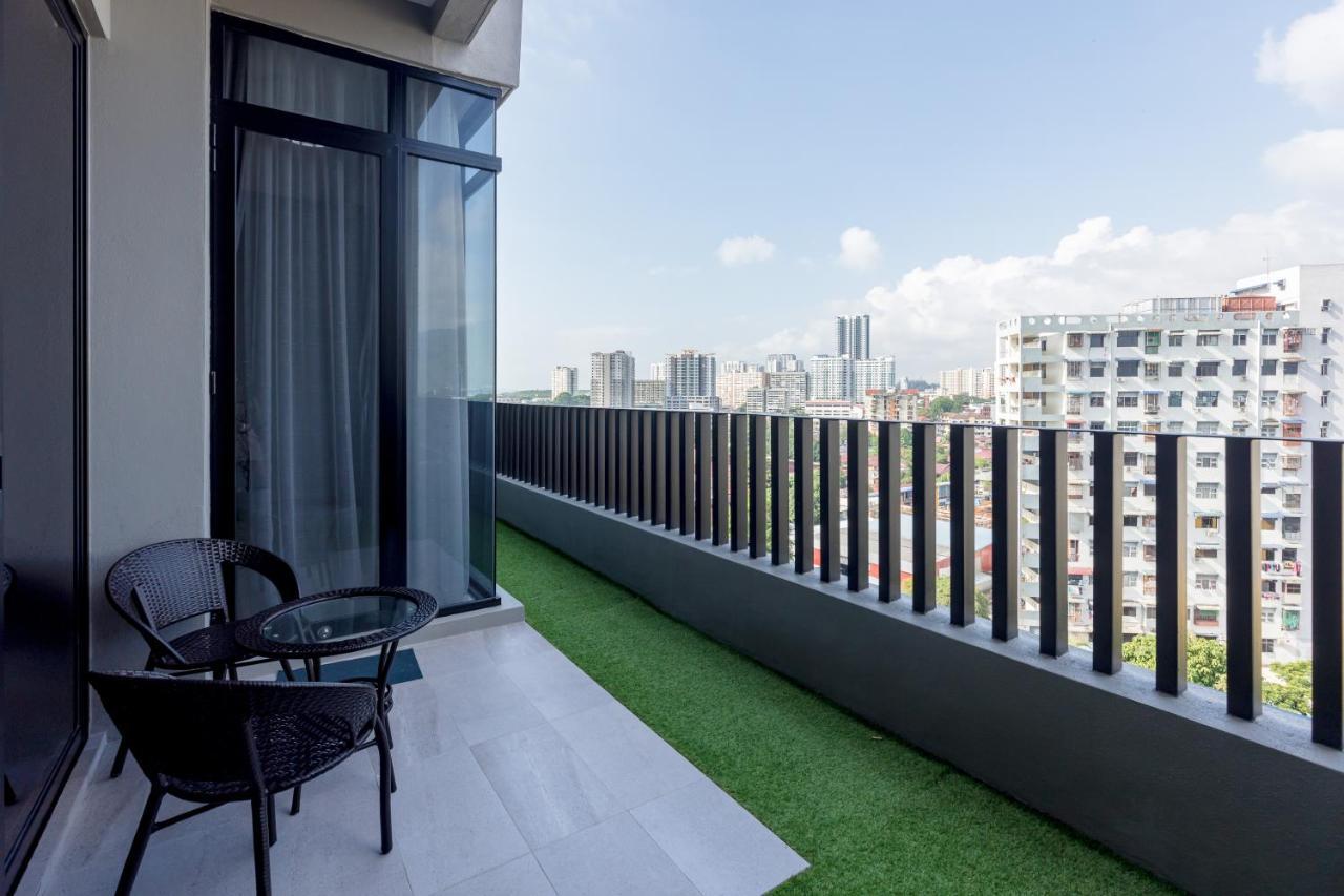 Beacon Executive Suite Penang Джордж Таун Екстериор снимка