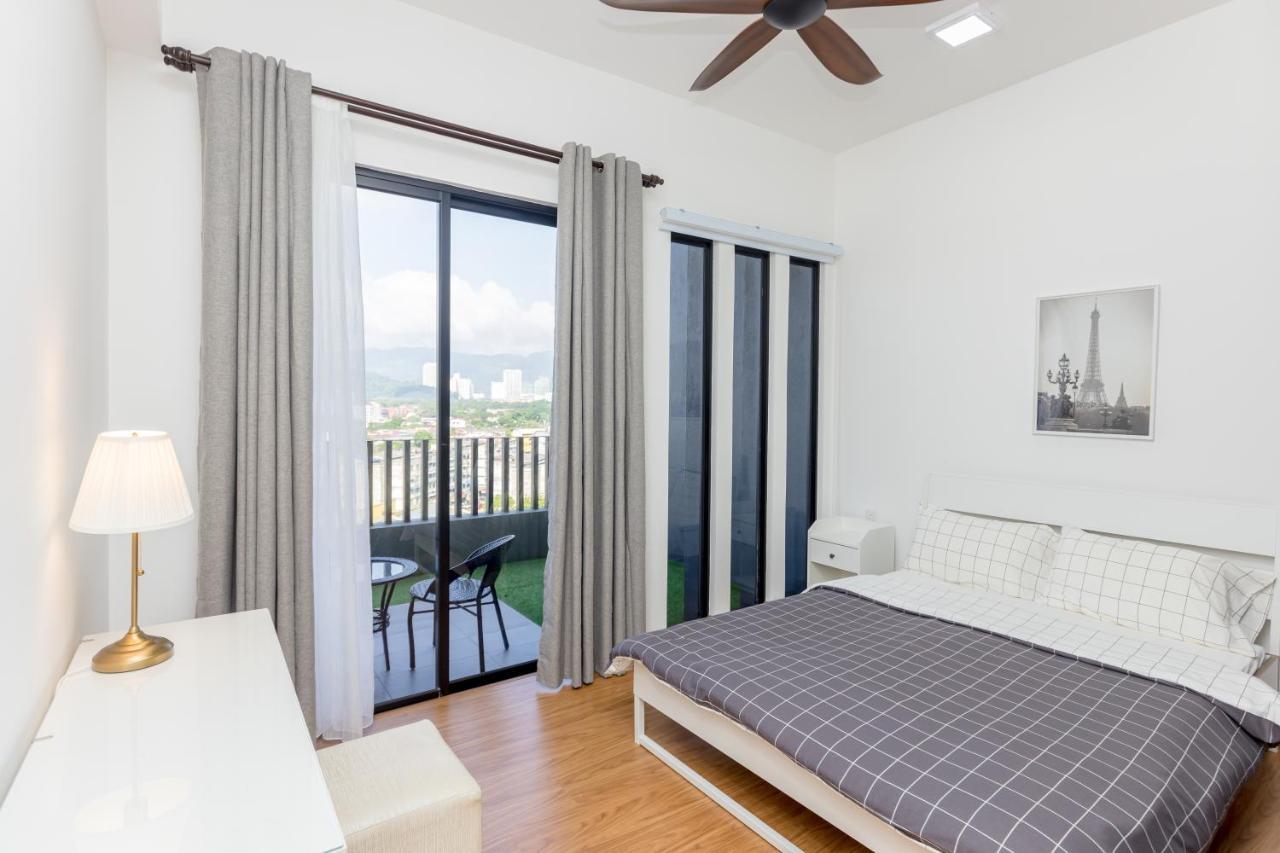Beacon Executive Suite Penang Джордж Таун Екстериор снимка