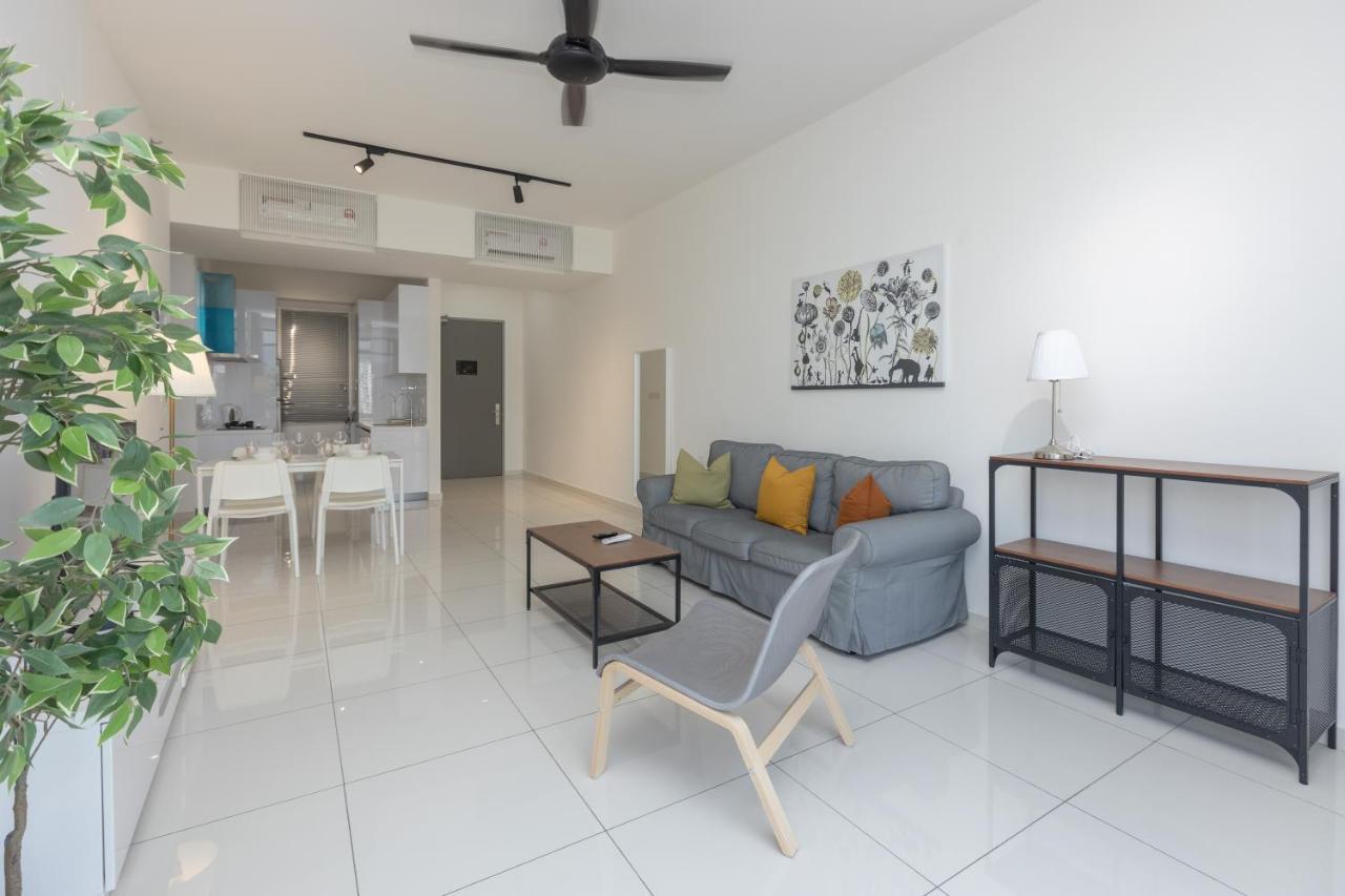 Beacon Executive Suite Penang Джордж Таун Екстериор снимка