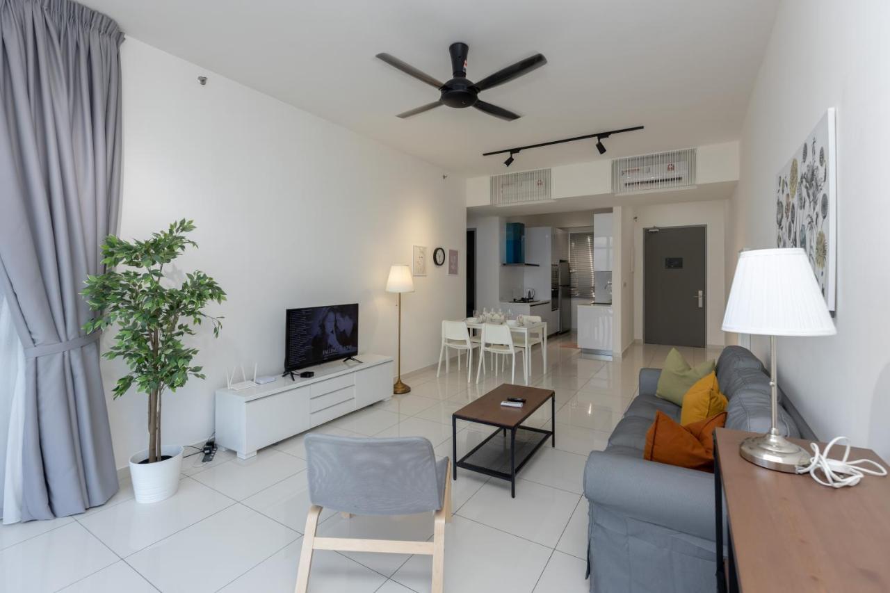 Beacon Executive Suite Penang Джордж Таун Екстериор снимка