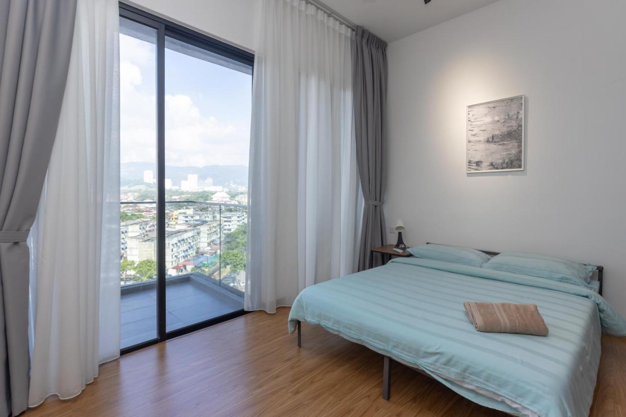 Beacon Executive Suite Penang Джордж Таун Екстериор снимка